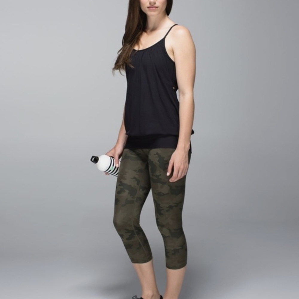 Lululemon Wunder Under Crop Savanna Camo 20Cm Fatigue Green size 6
